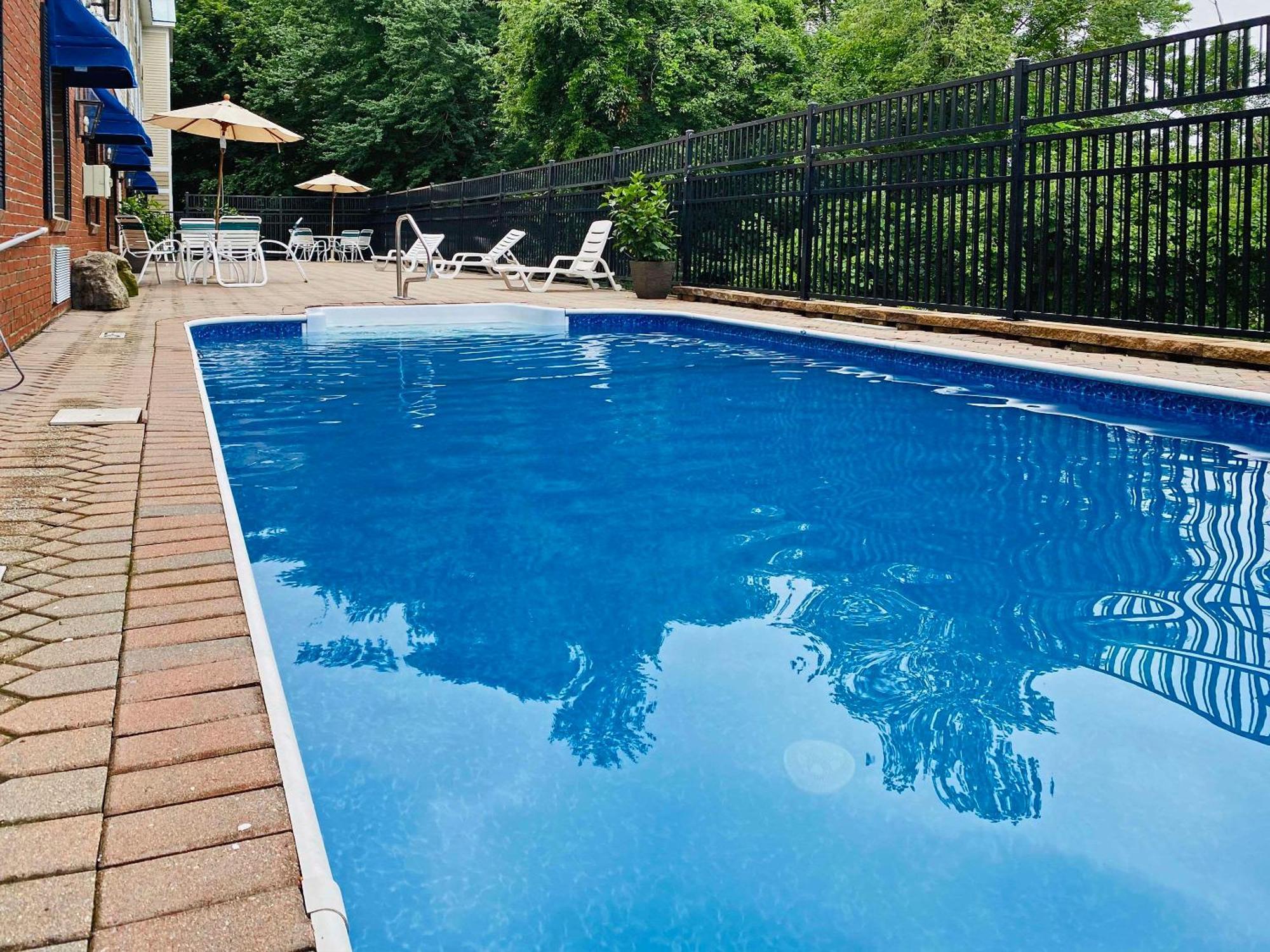 Comfort Inn & Suites Sturbridge-Brimfield Exterior foto