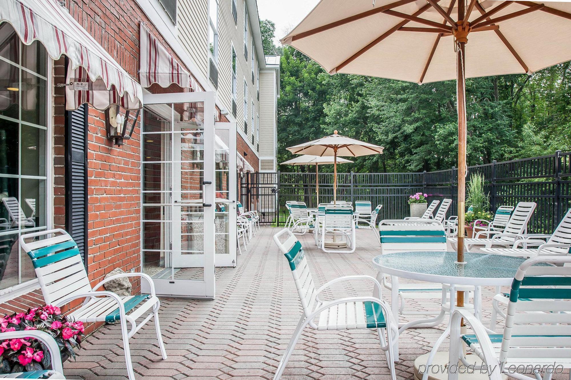 Comfort Inn & Suites Sturbridge-Brimfield Exterior foto